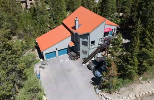 Breckenridge Heights House | ⭐️Stunning Luxury Remodel, 5 min town, hot tub, near shuttle route! New kitchen