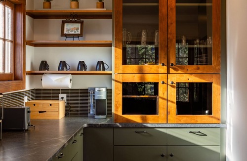 Cascade-Chipita Park House | Stunning Mountain View Cabin w/Deck, Hot Tub, Fire Pit, Forest & Peak Retreats