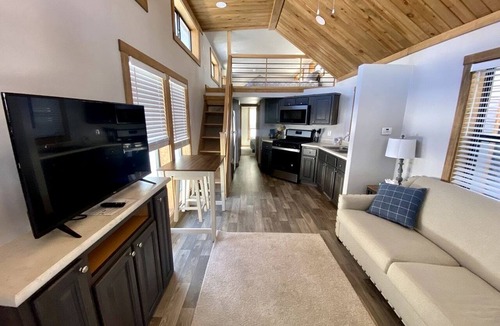 Oak Creek Cottage | Stunning Peaceful Cottage Surrounded by Nature in Colorado