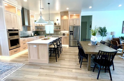 Silver Reef House | Stunning Redrock Oasis 3 bedroom home with 360 views, Pool, Near Zion