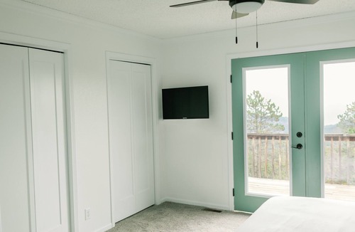 Coal Creek House | Stunning views in Golden!