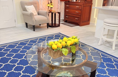 Dupont Apartment | Stylish 1-bedroom, 1-bathroom, perfect for up to 4 guests,Fully equipped kitchen