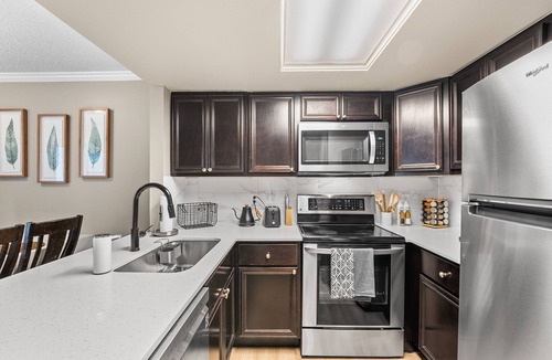 Tollgate Overlook House | Stylish Aurora Getaway Close to DIA and Downtown