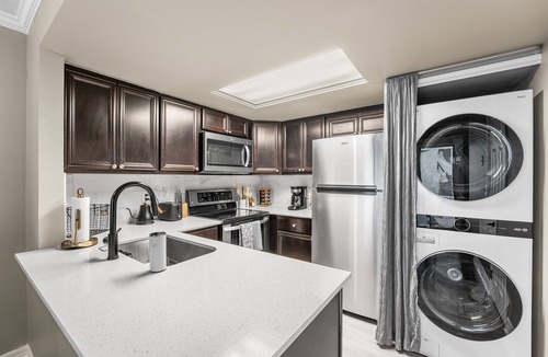Tollgate Overlook House | Stylish Aurora Getaway Close to DIA and Downtown