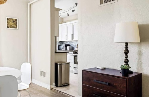 West Colfax Apartment | Stylish City Condo | King Beds | Sloans Lake 30Day