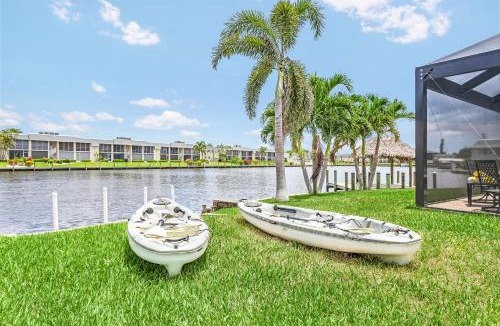 Caloosahatchee House | Stylish Getaway , Heated Pool, Kayaks, Tiki Hut and Sunsets - Pearo Paradise Resort - Roelens