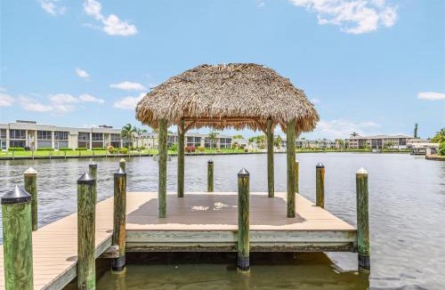 Caloosahatchee House | Stylish Getaway , Heated Pool, Kayaks, Tiki Hut and Sunsets - Pearo Paradise Resort - Roelens