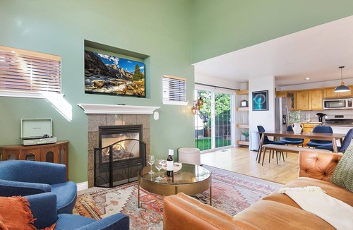 Old Town North House | Stylish modern 3BR near Old Town, CSU, and local breweries