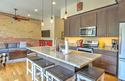 Glenwood Springs Apartment | Stylish, modern downtown retreat w/downtown views
