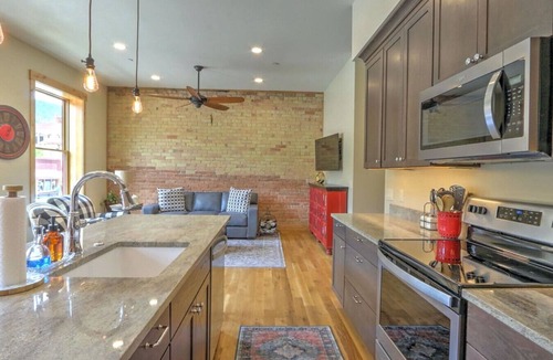Glenwood Springs Apartment | Stylish, modern downtown retreat w/downtown views