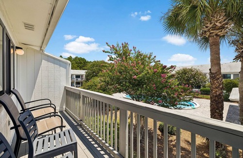 Seagrove Beach Apartment | Stylish Seagrove Studio on 30a- 2-Minute Walk to the Beach!