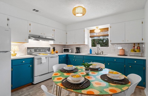 Kiska Beach House | Summer Discounted Rates l 5 Mins Beach & 30A l Outdoor TV