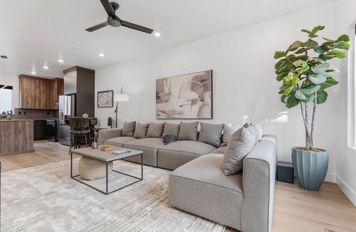 Downtown Salt Lake City House | Summer Getaway: Hot tub & Cold Plunge, Gear-dryer