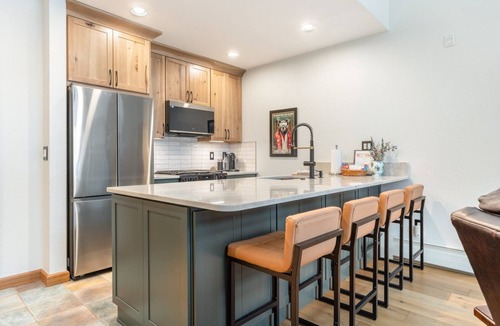 Avon Condo | *Summer Sale* Chapel Square 317 - Walk to Dining, Shops, & Entertainment - Balcony w/Views