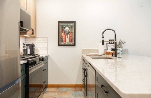 Avon Condo | *Summer Sale* Chapel Square 317 - Walk to Dining, Shops, & Entertainment - Balcony w/Views