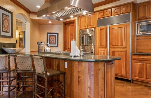 Vail House | *Summer Sale* Luxurious Creekside Home - Outdoor Private Hot Tub, Theater Room, Pool Table