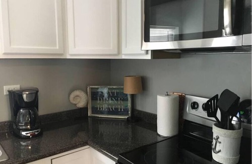 Panama City House | Summer Stay 90 + Days, Dinner, Sunsets & the Bay! 15 minutes to Beach. Pets OK