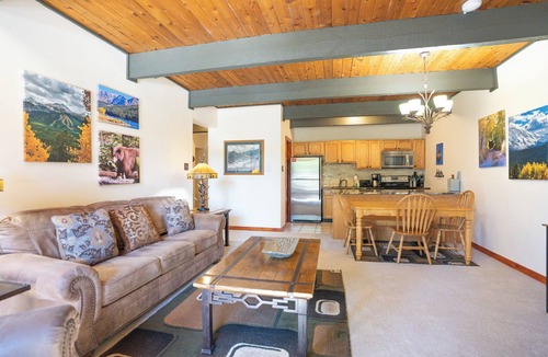 Four O'Clock Condo | Sundowner Last Run Condo: Ski-In, 2 Blocks To Main St