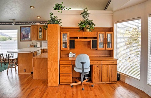 La Verkin Apartment | Sunny La Verkin Studio - 20 Mi to Zion Nat'l Park!