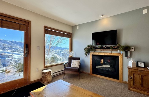 Steamboat Springs Condo | Sunny Steamboat ski condo with epic mountain views. Walk to resort base & lifts!