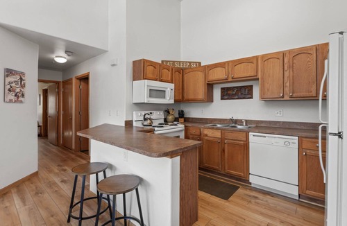 Steamboat Springs Condo | Sunray Meadows 607 - Great Prices, Private Washer/Dryer, Garage