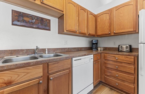Steamboat Springs Condo | Sunray Meadows 607 - Great Prices, Private Washer/Dryer, Garage