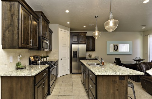 St. George House | Sweeping Red Rock Views - 4BR close to Pool & Hot Tub
