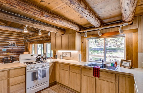 Nathrop Cabin | Sweet Log Cabin - an ole time cabin on the banks of Chalk Creek!