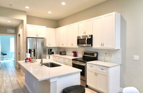 Cypress Lake House | SWFL: Lake McGregor 3 bedroom Home - Entire Home!
