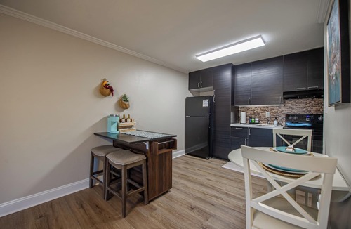 Tallahassee Condo | Tallahassee Gem-Next to Doak and CollegeTown-Ideal for FSU weekend.3 minute walk
