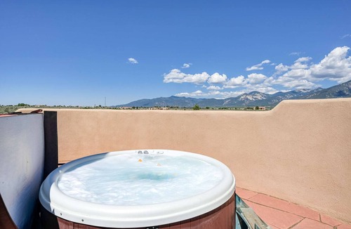 El Prado House | Taos Mountain House - Views, Hot Tub, Pet Friendly