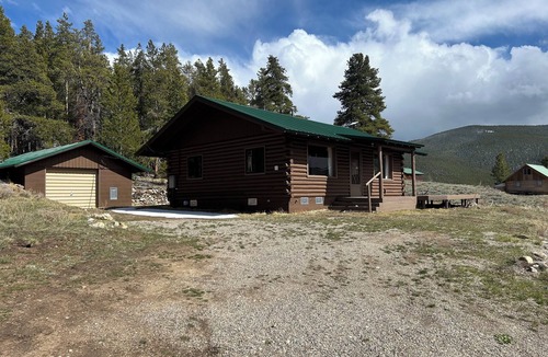 Almont Cabin | Taylor Park Overlook Cabin in Gunnison National Forest with Lake Views
