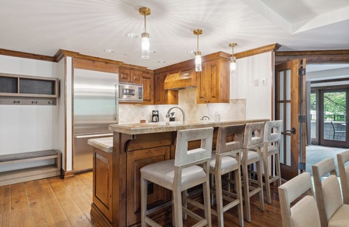 Downtown Condo | The Aspen Mountain Residences [Formerly Hyatt Grand Aspen] at Owner Direct Rates