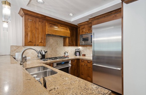 Downtown Hotel | The Aspen Mountain Residences Luxury 1 Bedroom Mountainside