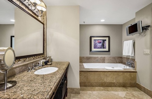 Aspen Hotel | The Aspen Mountain Residences Luxury 2 Bedroom Mountainside