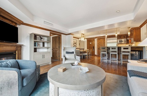 Downtown Apartment | The Aspen Mountain Residences [Formerly Hyatt Grand Aspen] at Owner Direct Rates