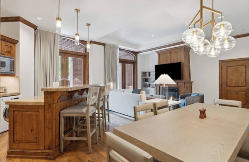 Downtown Apartment | The Aspen Mountain Residences [Formerly Hyatt Grand Aspen] at Owner Direct Rates
