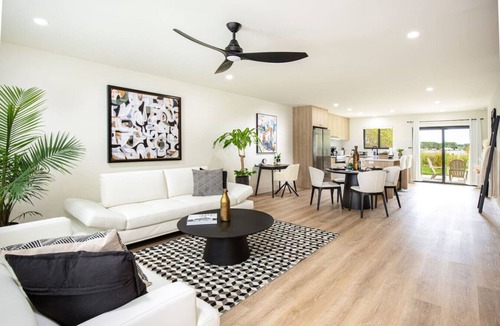 East Naples House | ` The Black Vanilla ` Luxe Retreat Sauna, Cold Plunge & Pure Relaxation