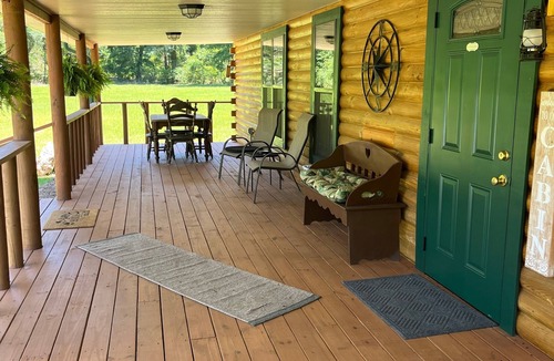Fort White Cabin | The Cabin at Oakwood Acres in Fort White, newly renovated