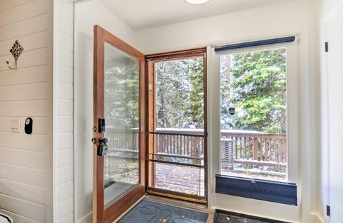 Beaver House | The Cottages: Ski-In/Out Retreat - Hike & Explore!