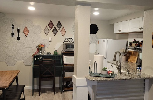 Cascade Apartment | The Cozy Cottage at the base of Pikes Peak with private hot tub
