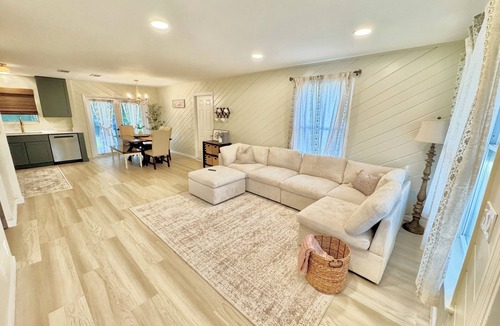 Jupiter Farms House | The Cozy Coaststead in Quiet Equestrian Neighborhood in Jupiter Close to Beach