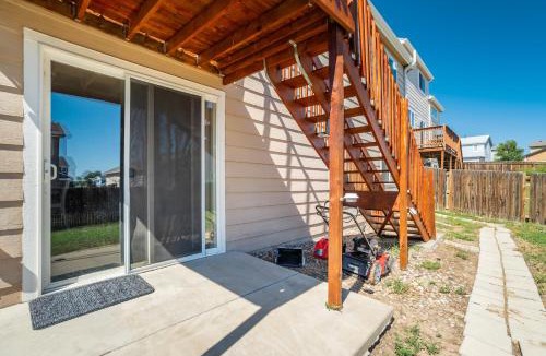 Fountain House | The Cozy Oak - Modern Basement Apartment