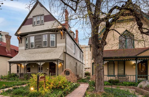 Five Points Bed & Breakfast | The Fountain Room - Queen Anne Bed & Breakfast