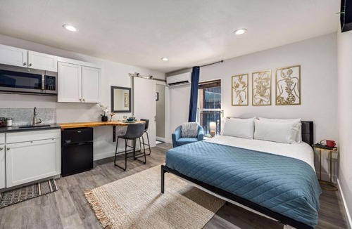 University Park Apartment | The Fox Den in Old Town! Pool, Sauna & Game Room