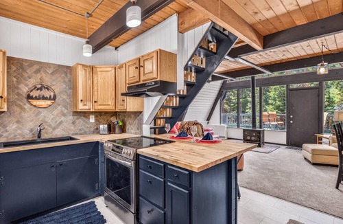 Blue River House | The Iconic A-Frame, Monthly, Minutes to Breckenridge