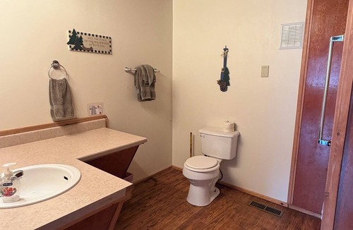 Rye Cabin | The Lodge Cabin #2