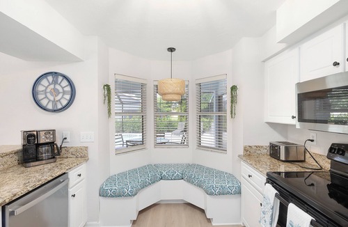 East Naples House | THE MARQUEE OF NAPLES-3BD-2BA W HEATED SALTWATER POOL +1 773-443-7832