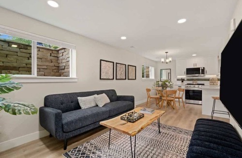 Old Prospect House | The Modern Executive | 2025 Reno | .3 miles to CSU