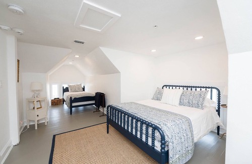 Cocoa Bed & Breakfast | The Palmetto Room with Private Ensuite in Boutique B&B, The Parrish Grove Inn